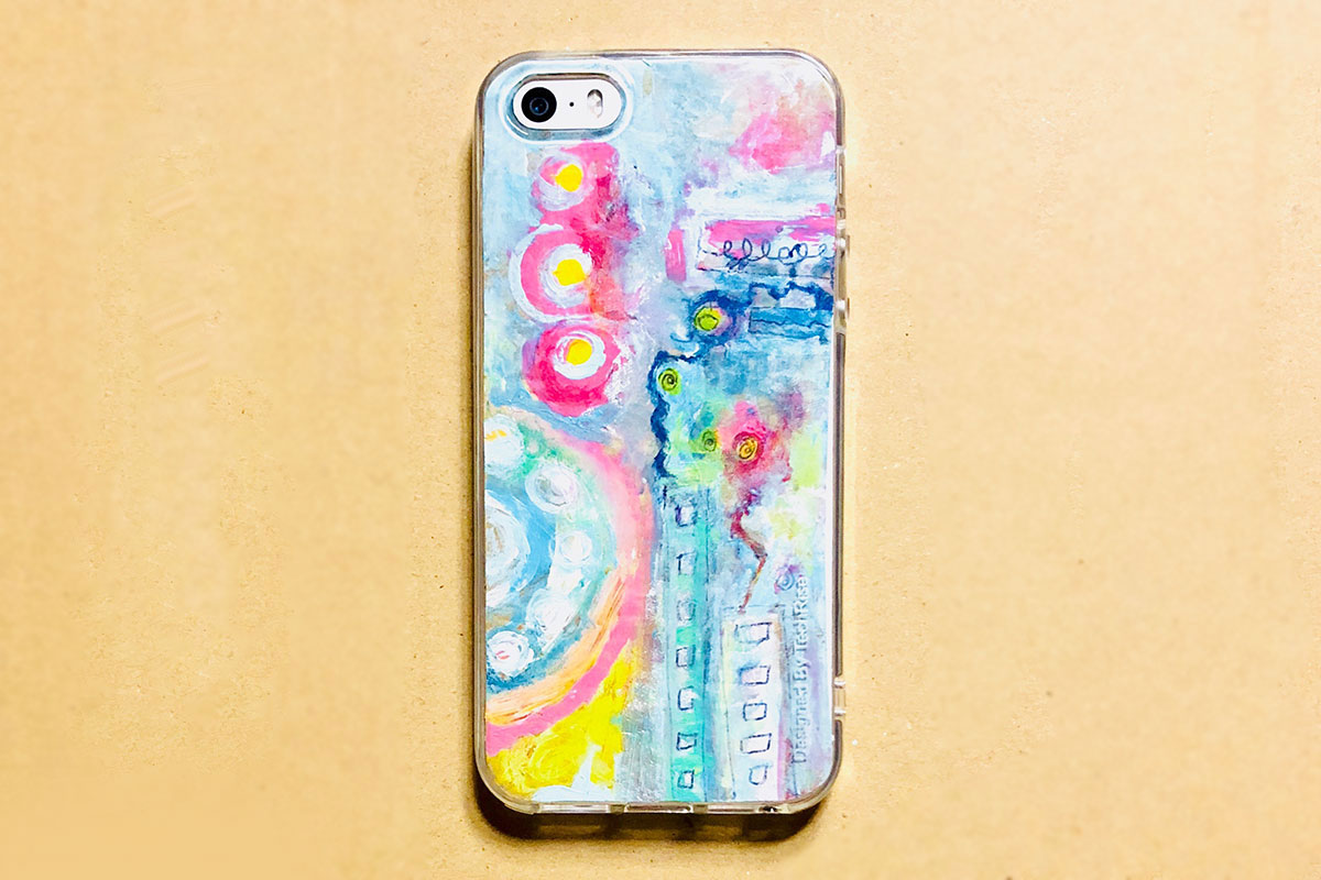 好きな用紙を使って携帯ケースをハンドメイド